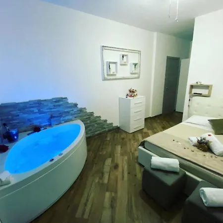 Balconies Overlooking The Sea Deluxe With Whirlpool Bed & Breakfast Otranto