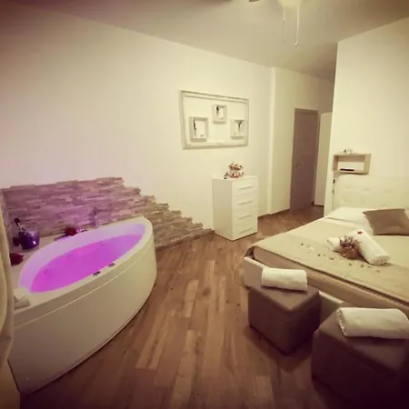 Balconies Overlooking The Sea Deluxe With Whirlpool * Otranto